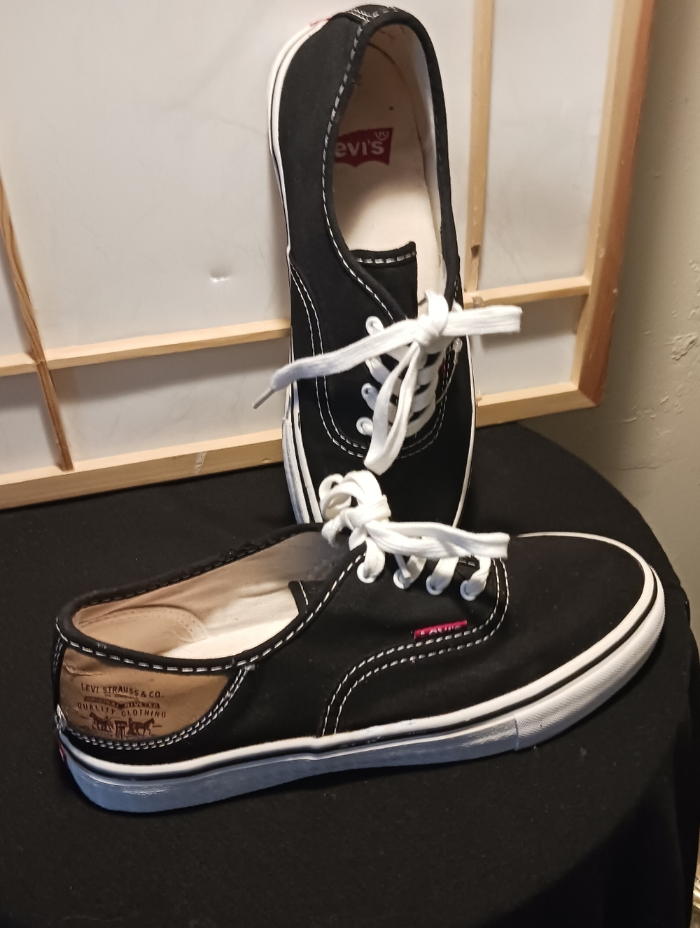 Levi's Black Canvas Men Nwot Size 8